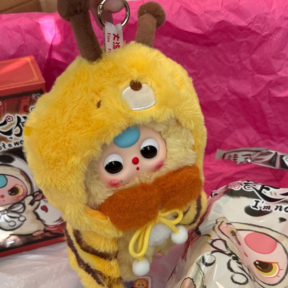 🐝🦁 SECRET Baby Three I’m Not A Warrior CONFIRMED SECRET 🦁🐝 - Picture 4 of 7